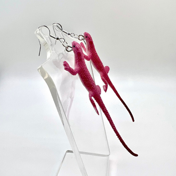 Large Pink Lizard Earrings - Animal Earrings - Zoo Earrings - Statement Earrings - Picture 4 of 9